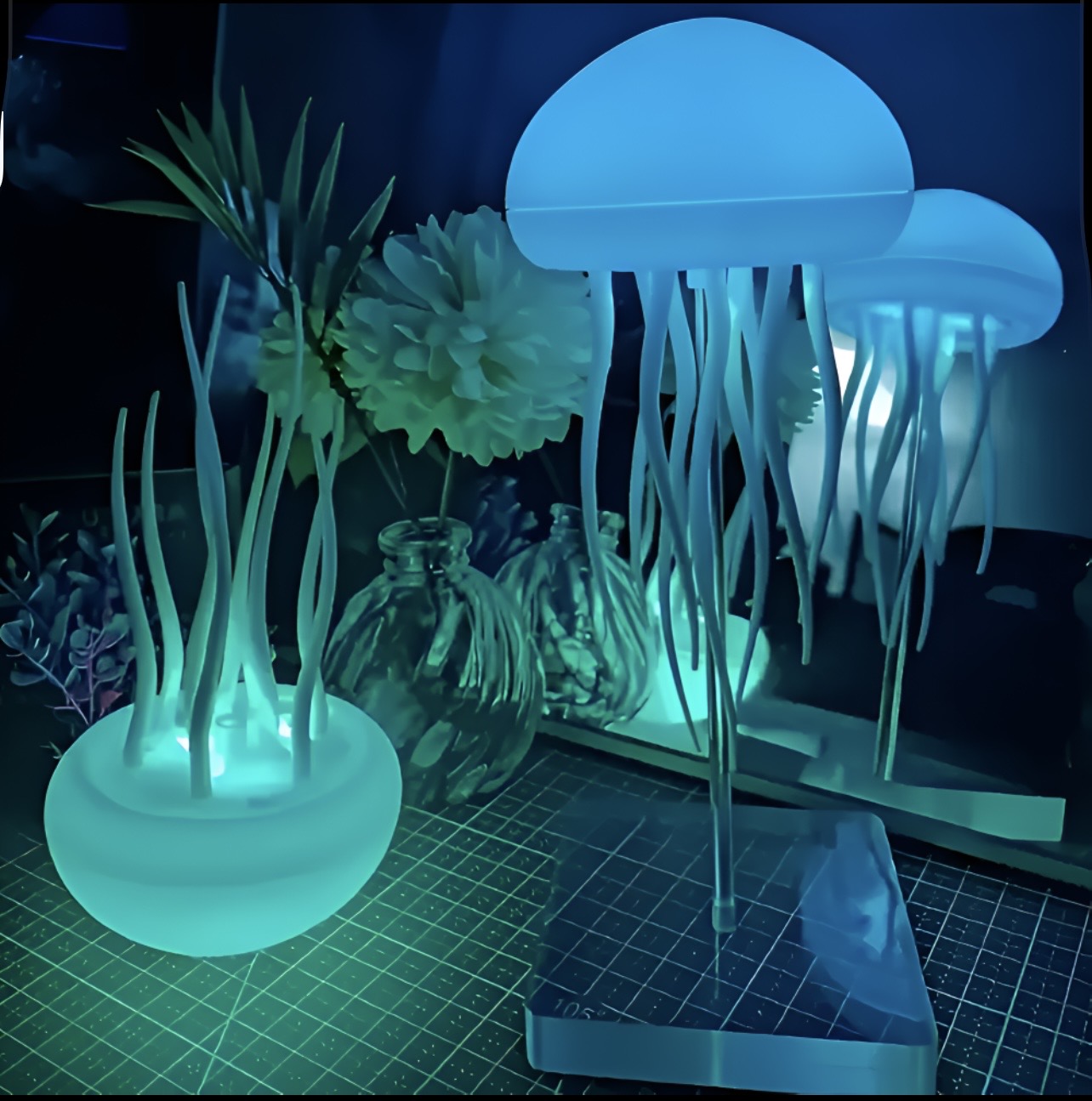 JellyAura Jellyfish Lamp